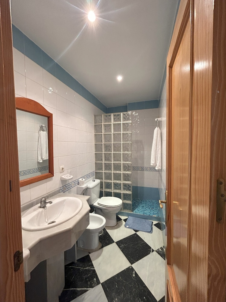 Double Room, 2 Twin Beds photo 2