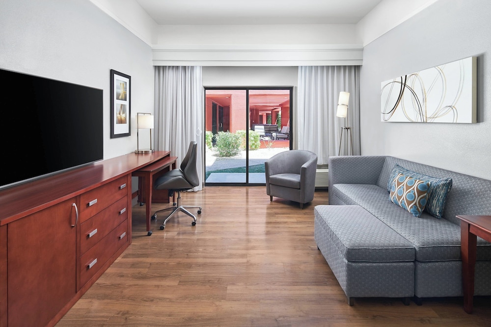 Room, 2 Queen Beds (Mobility/Hearing Access, Roll-In Shwr) photo 3