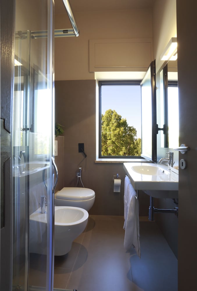Deluxe Double or Twin Room, 1 Bedroom - Photo 4