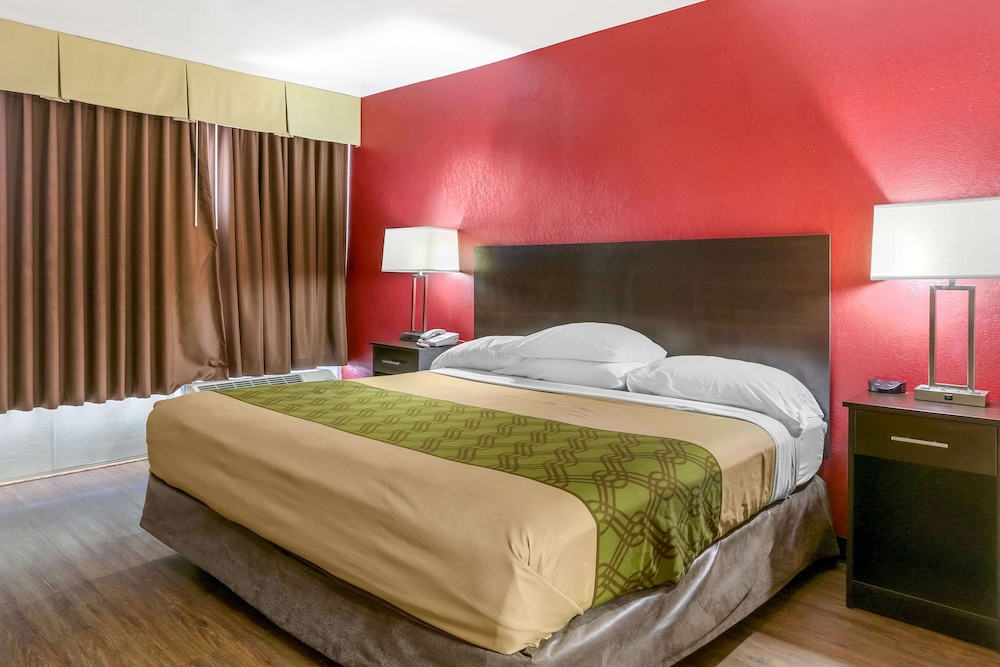 Standard Room, 1 King Bed, Smoking photo 1