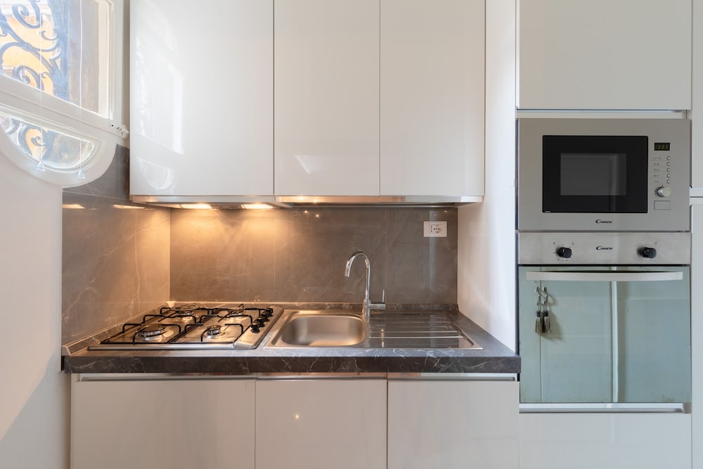 Deluxe Apartment, 2 Bedrooms, Annex Building photo 3