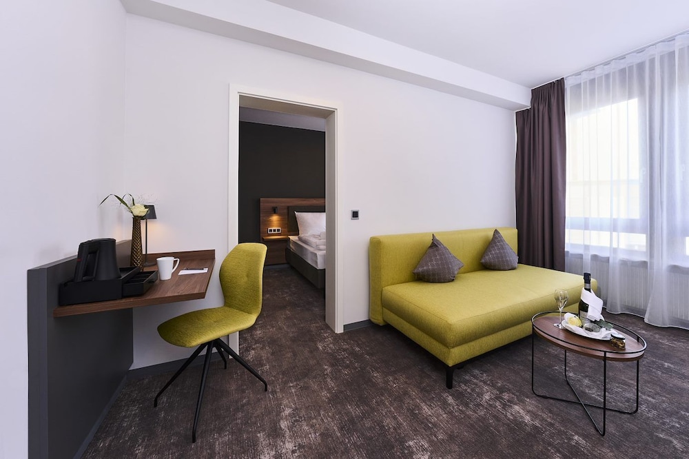 Deluxe Room, 1 Bedroom (Comfort Plus) photo 2