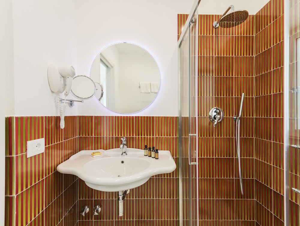 Superior Room, Sea View - Photo 11