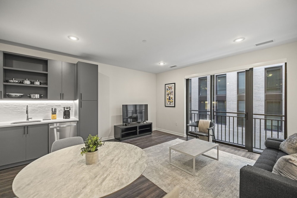 Apartment, 1 Bedroom, Balcony photo 1