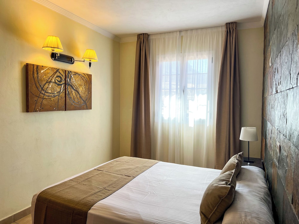 Double Room - Photo 3