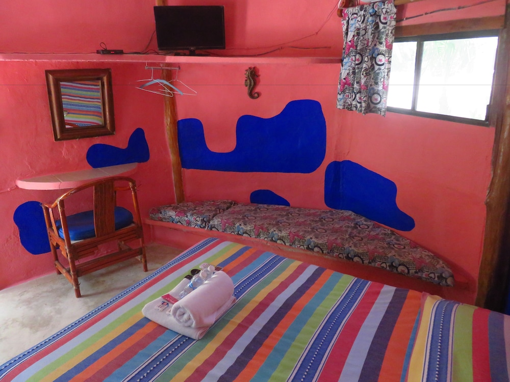 Superior Double Room, 1 Queen Bed, Private Bathroom (Air Conditioning) photo 3