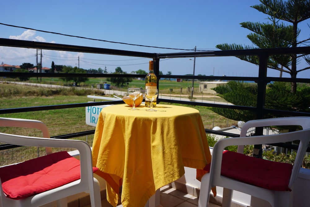 Double or Twin Room, Sea View - Photo 8