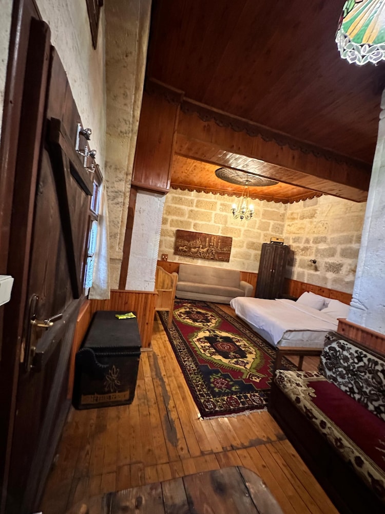 119 Stone Room photo 2