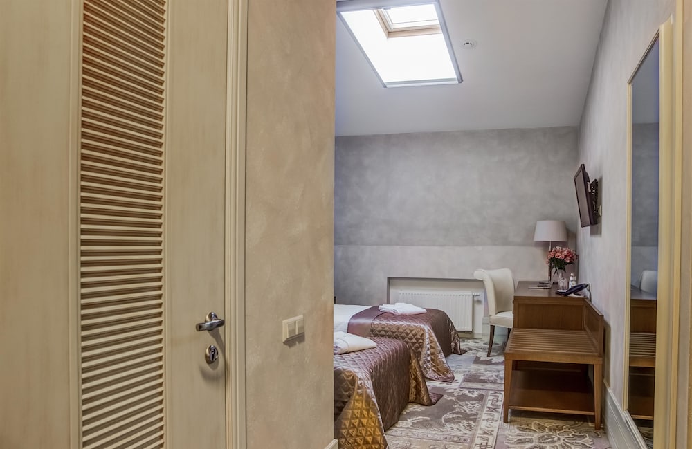 Standard Mansard Room photo 1
