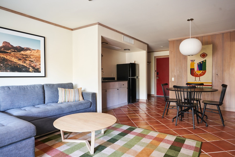 Poolside Suite - Photo 4