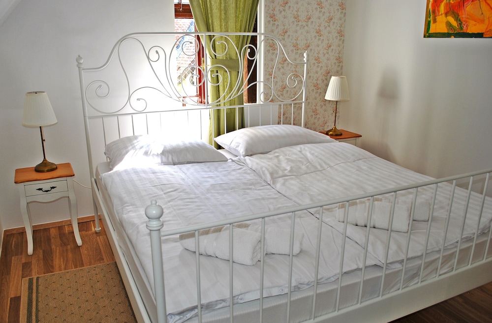Apartment, 3 Bedrooms, City View photo 1