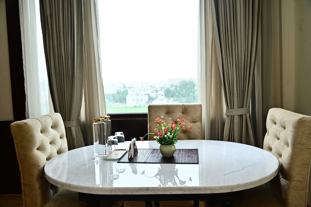 Presidential Suite, City View photo 3