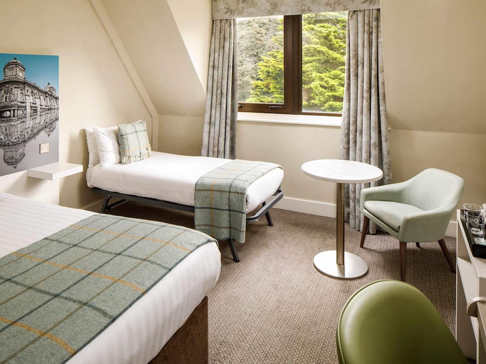 Family Room, Multiple Beds (2 Adults and 1 Child) - Photo 3