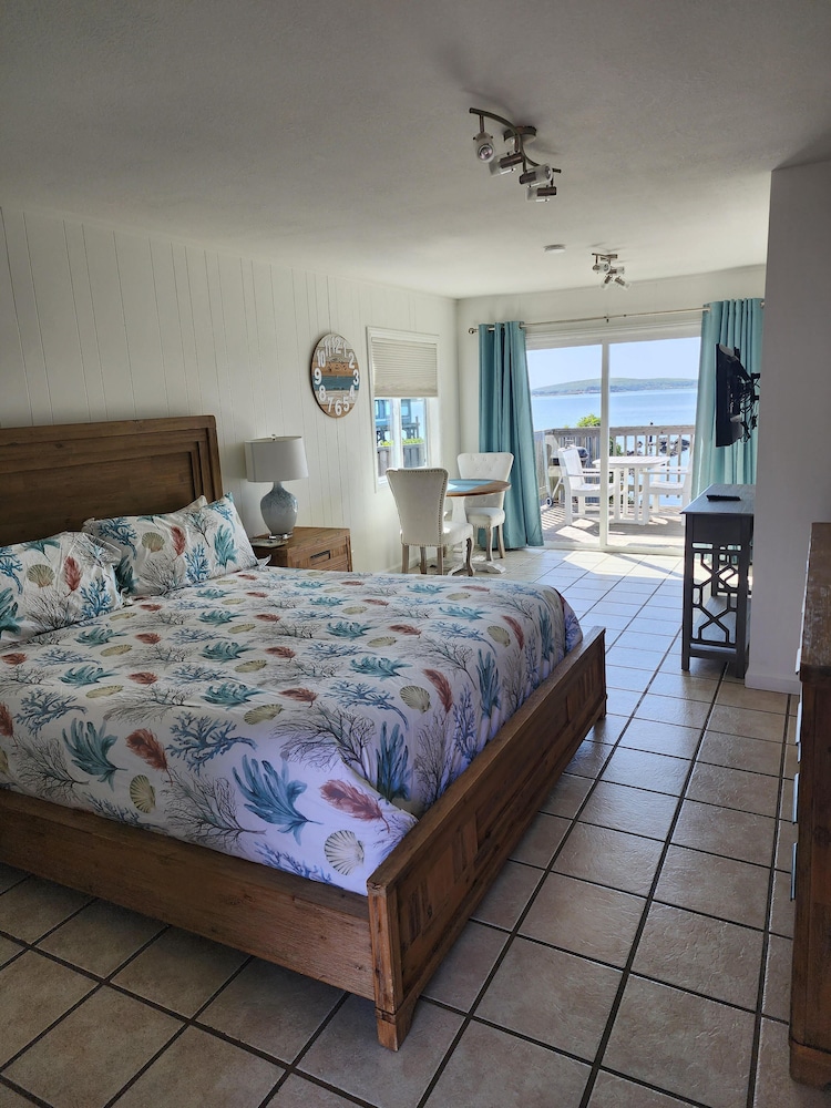 Standard Duplex, 1 King Bed (Pelican 1)
