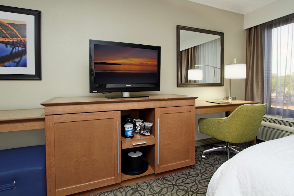 Room, 2 Queen Beds, Accessible, Non Smoking - Photo 1