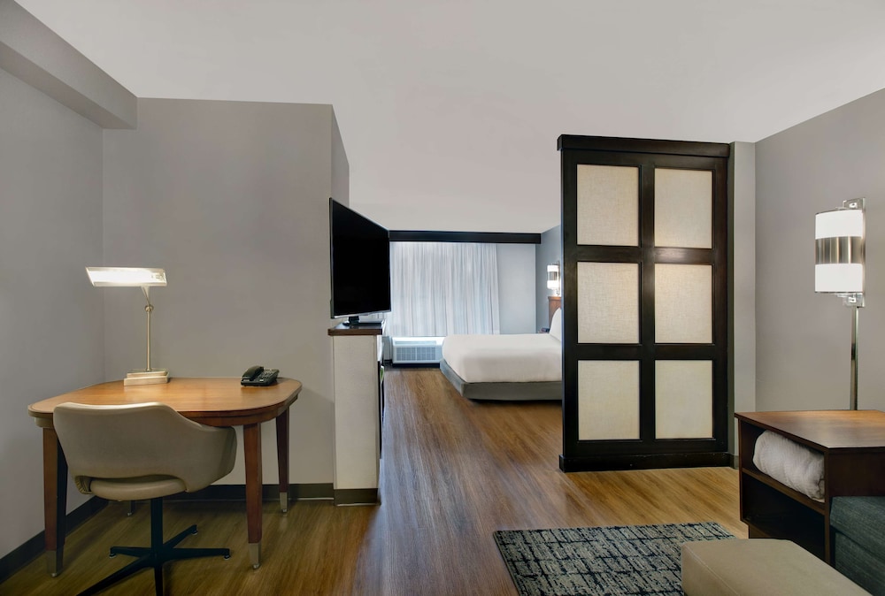 Room, 1 Queen Bed (High floor) - Photo 2