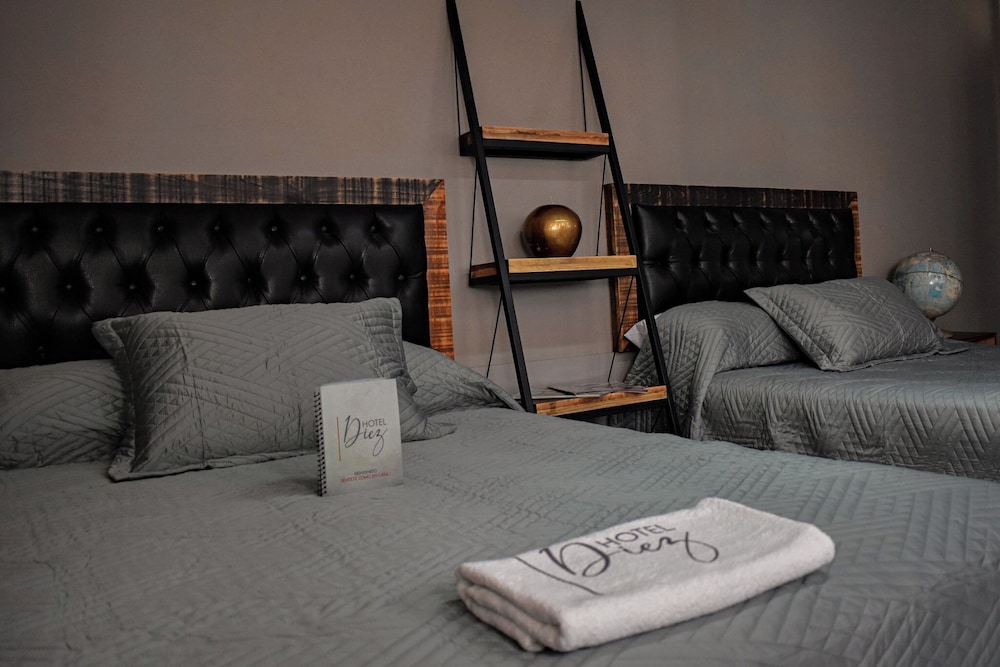 Standard Room, 2 Double Beds