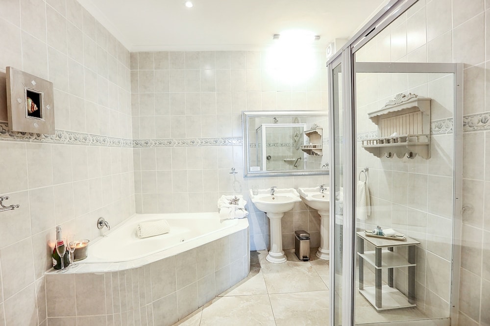 1st Floor - Executive - Partial Sea View - Photo 3