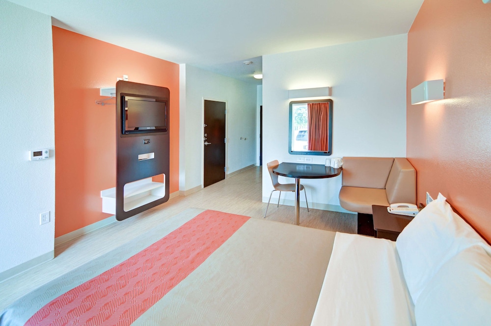 Standard Room, 1 Queen Bed, Accessible, Non Smoking photo 2