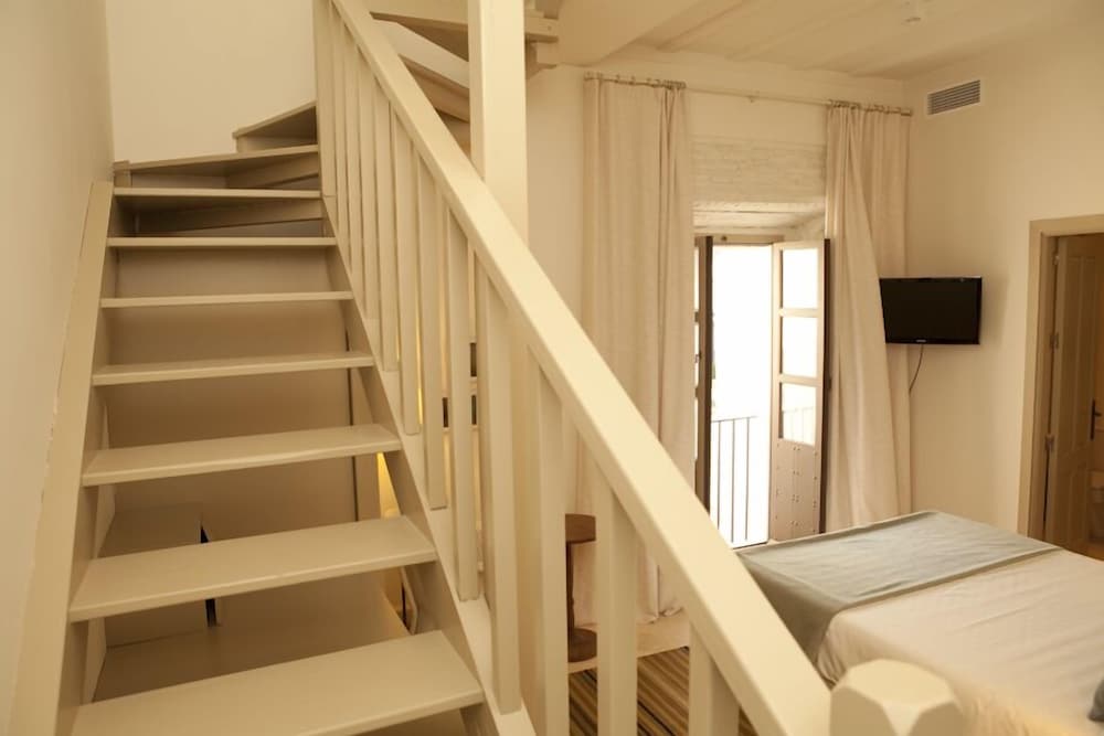 Deluxe Room, 1 Queen Bed, Terrace - Photo 1
