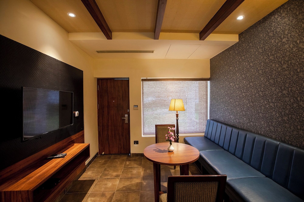 Suite with Abode Executive Lounge Access - Photo 2