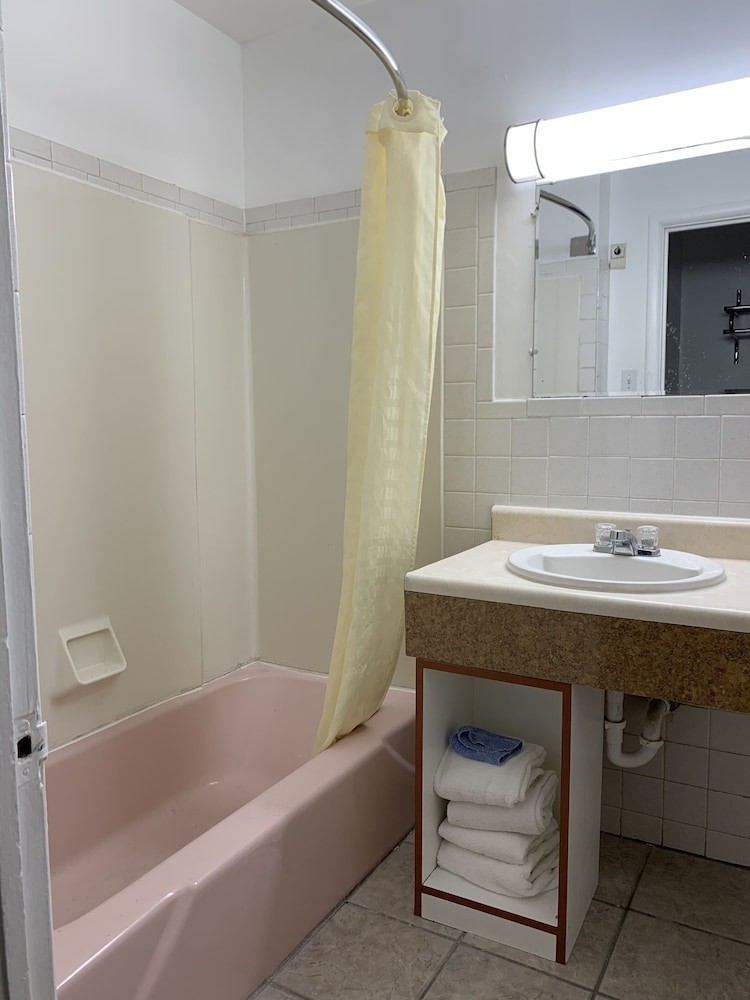 Basic Double Room photo 1