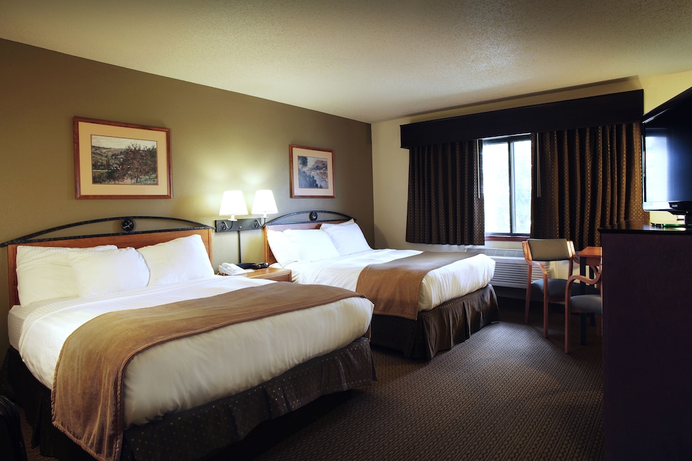 Room, 2 Queen Beds - Photo 4