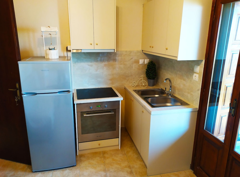 Deluxe Apartment, 2 Bedrooms, Balcony, Sea View (Number 2) photo 2