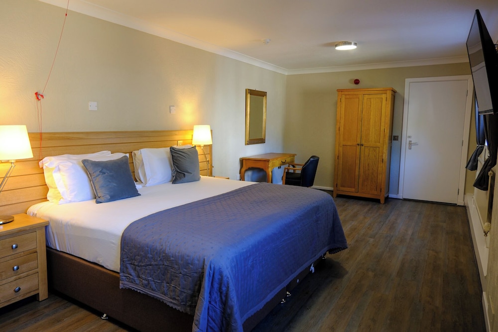 Classic Room, 1 Double Bed, Roll-in Shower, Ground Floor photo 2