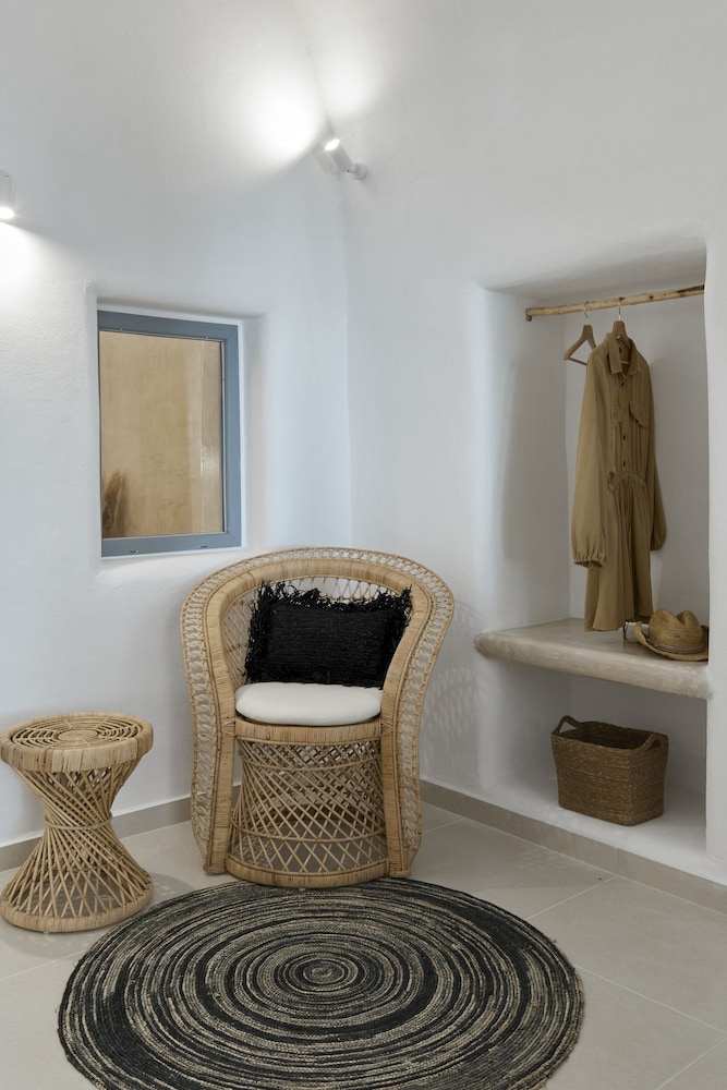 Premium cave suite with outdoor plunge pool