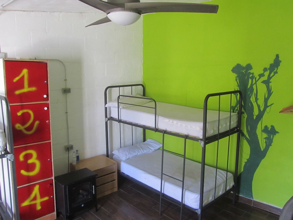 Dormitorio compartido, Dormitorio mixto, Baño compartido (8 personas)