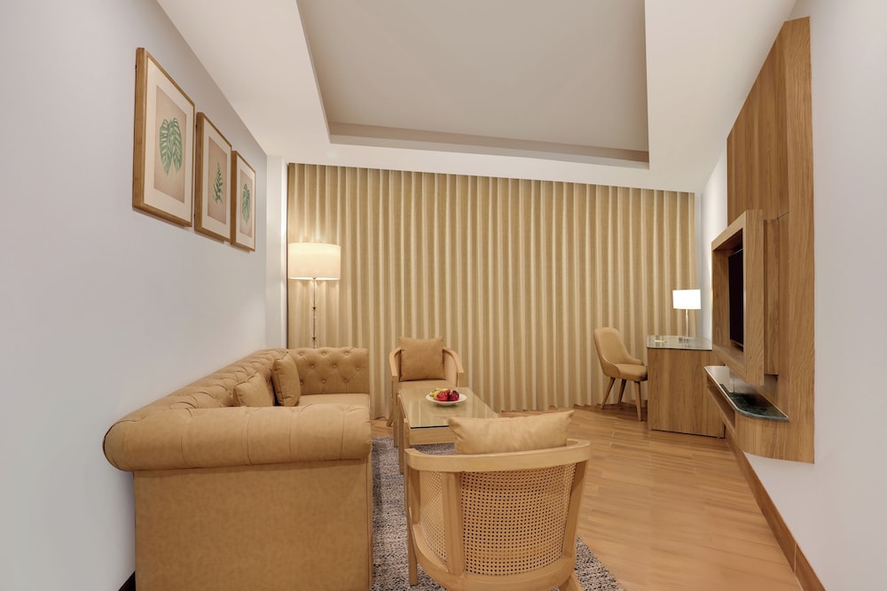 Superior Suite - Photo 6