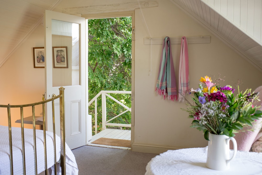 Double/Twin Room with Mountain View photo 3