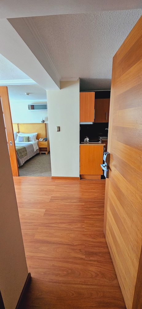 Superior Studio Suite - Photo 10