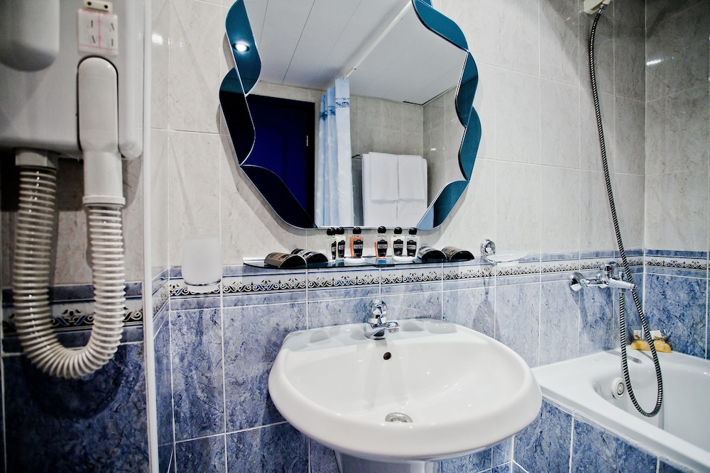 Double Room, Sea View - Photo 13