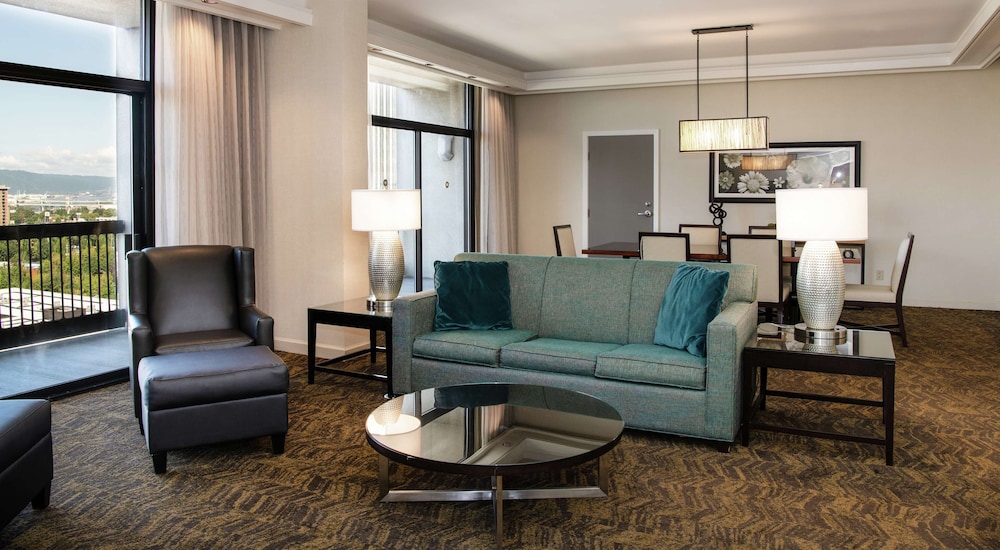 Suite, 1 King Bed, Balcony