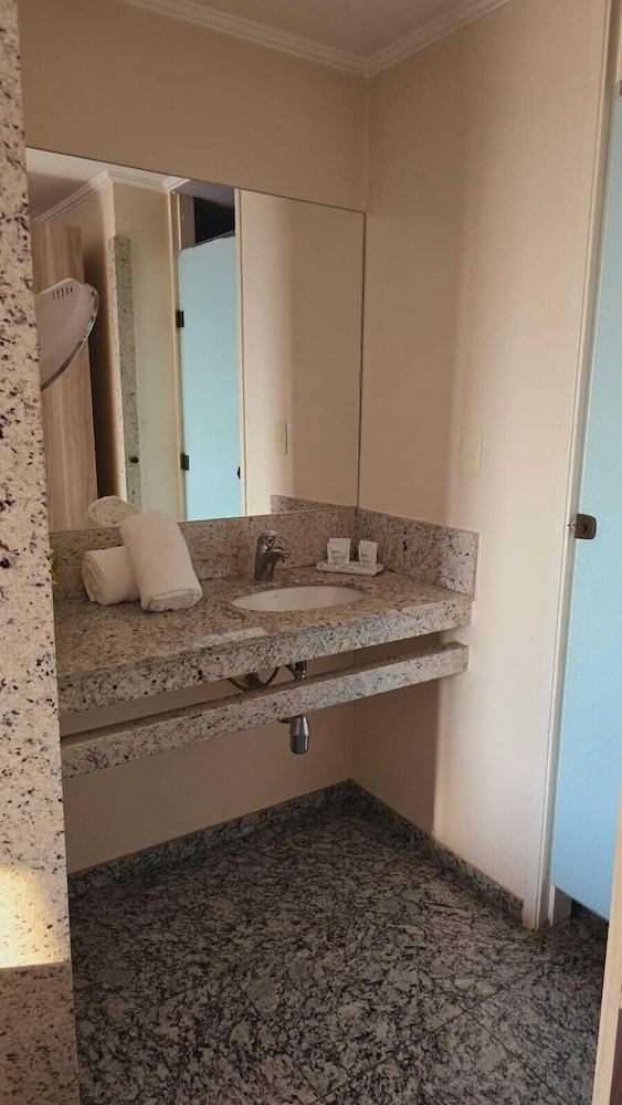 Executive Double Room, 2 Double Beds - Photo 6