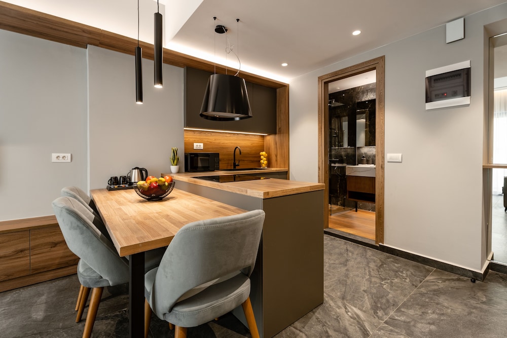 Luxury Apartment photo 2