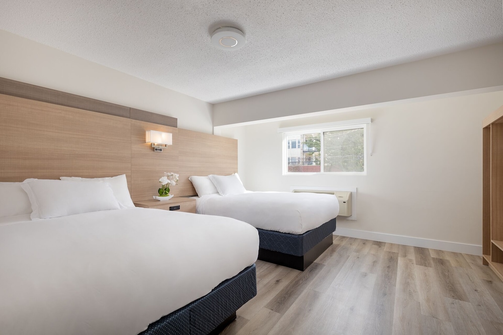 Presidential Suite Lake View and Balcony photo 3