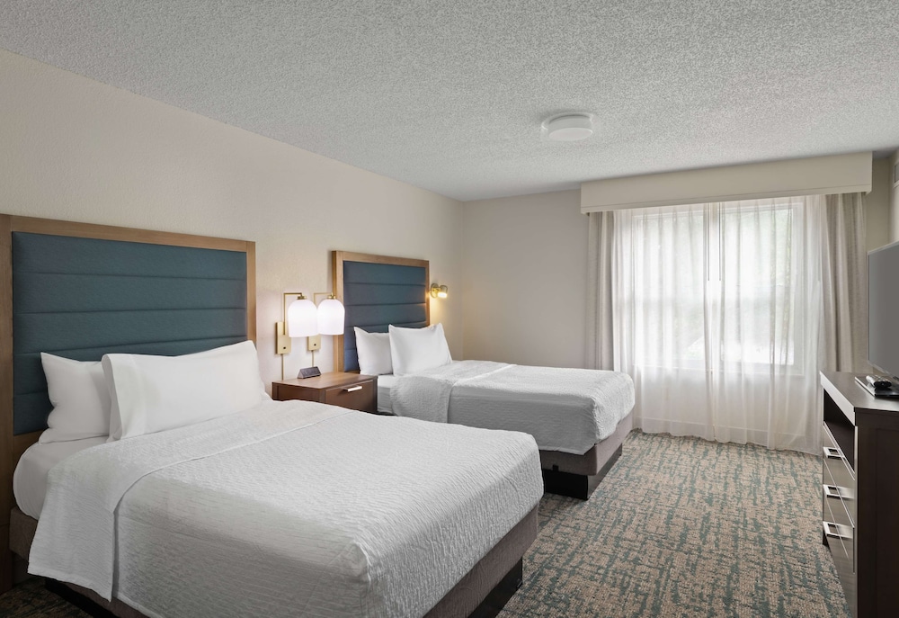 Suite, Accessible, Non Smoking (Mobility/Hearing accessible w/ tub) photo 1