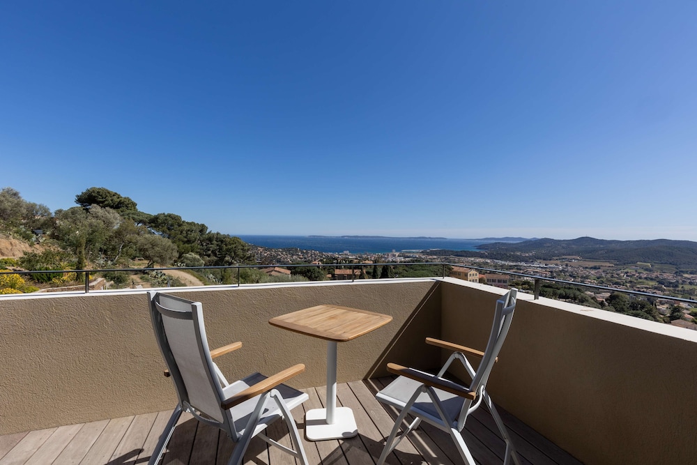 Exclusive Room, 1 King Bed, Terrace, Sea View - Photo 3