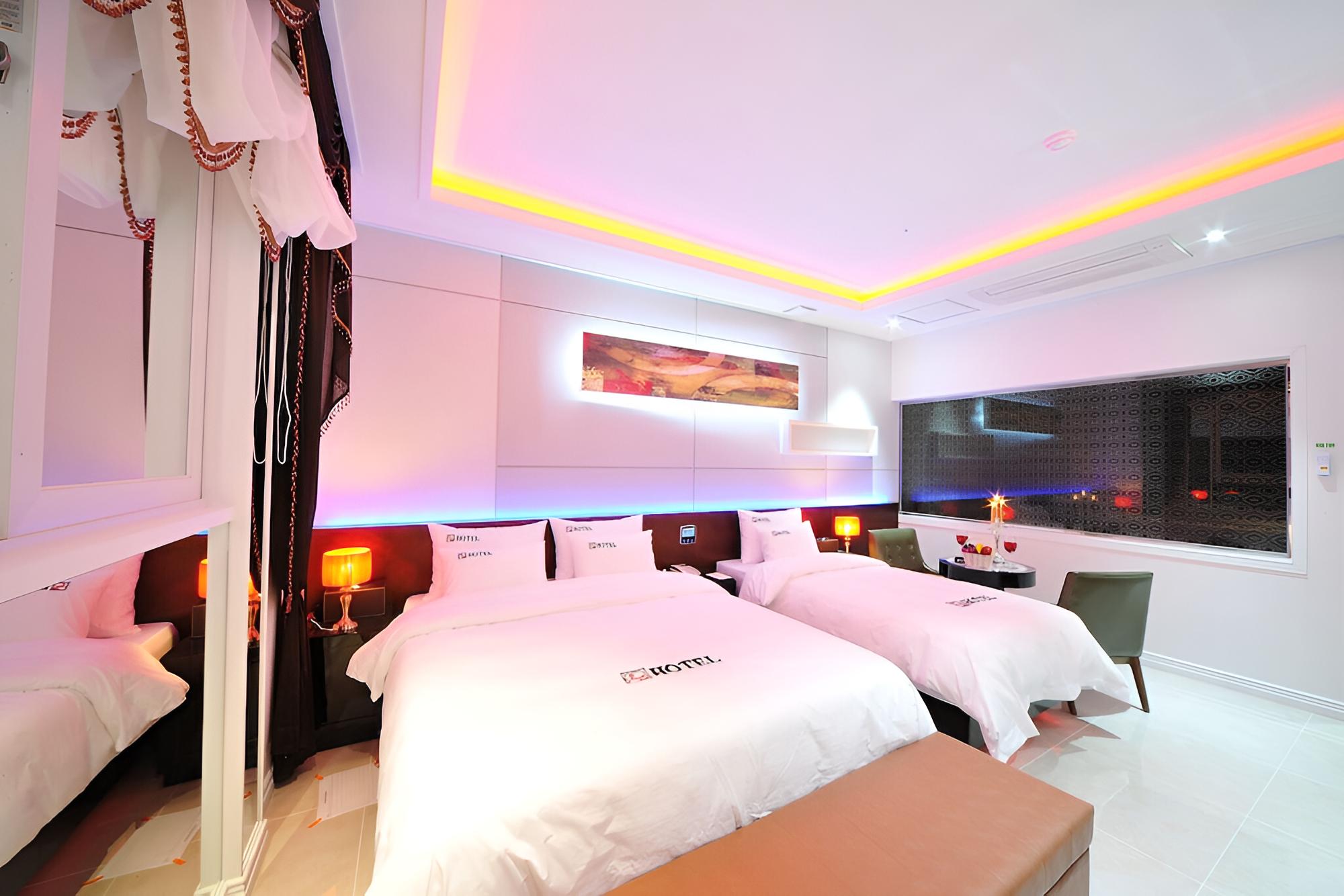 Room (VIP Twin (styler spa bathtub air puri)
