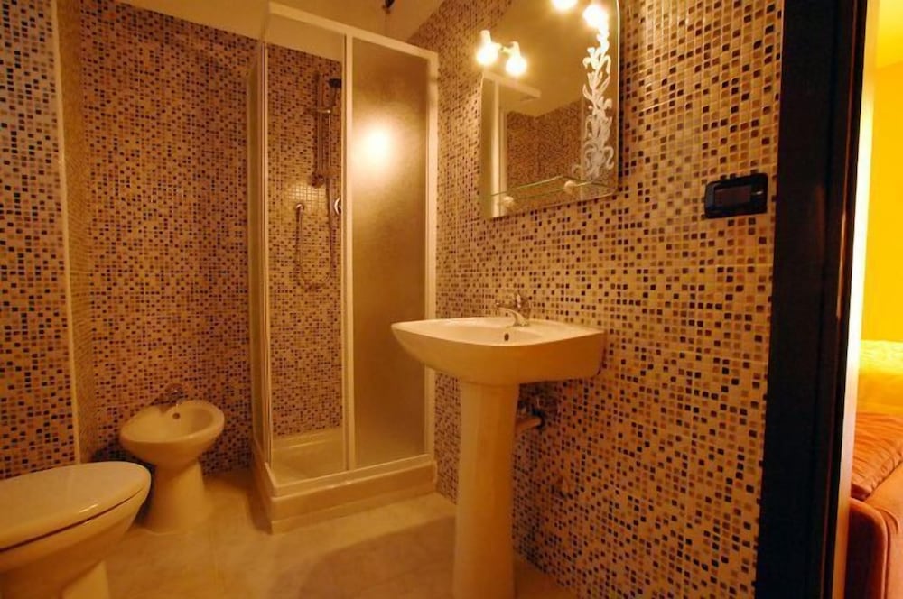Triple Room - Photo 15