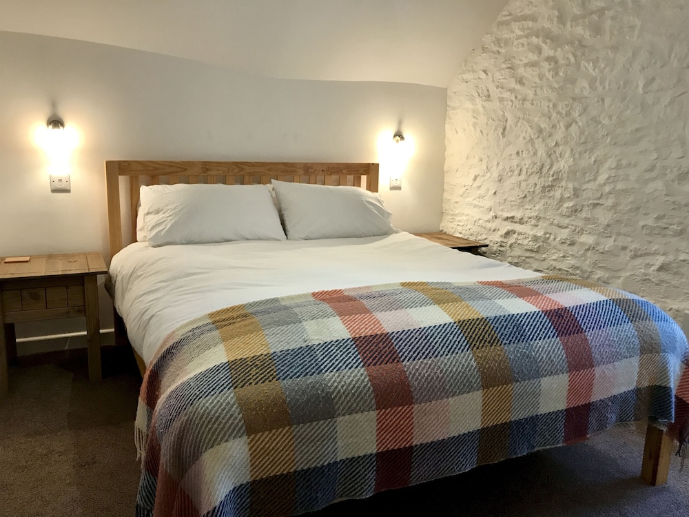 Superior Double Room, Ensuite, Courtyard View (Darjeeling)
