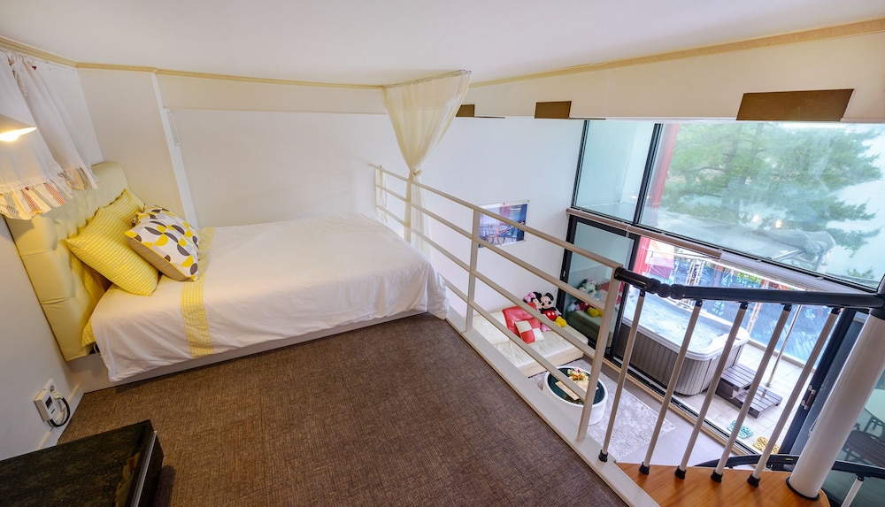 Room (Tomales) photo 3