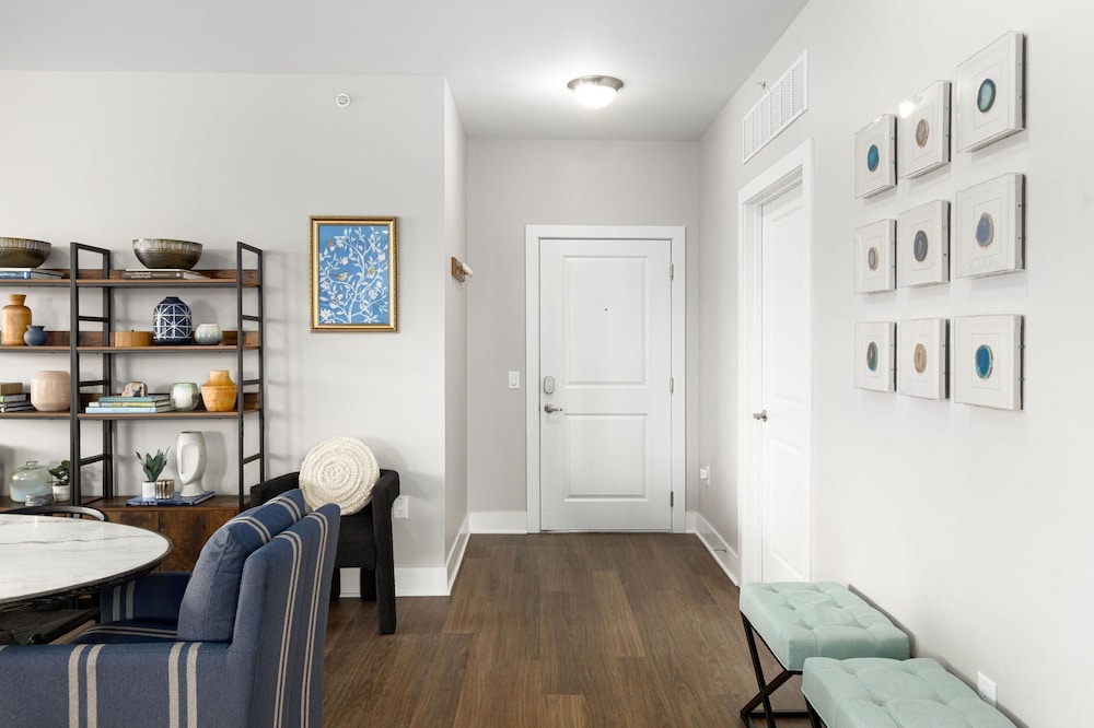 Downtown Luxury - Top Floor 2BR at Topiary Park, 写真 21