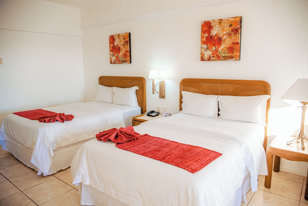 Standard Room, 2 Double Beds - Photo 1