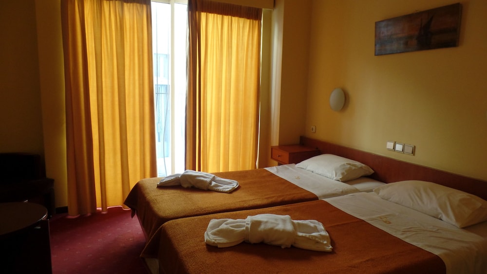 Economy Twin Room photo 1
