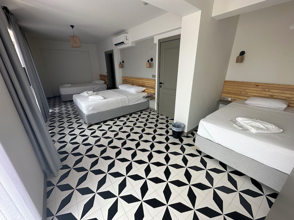 Family Quadruple Room, Balcony, Garden View photo 1