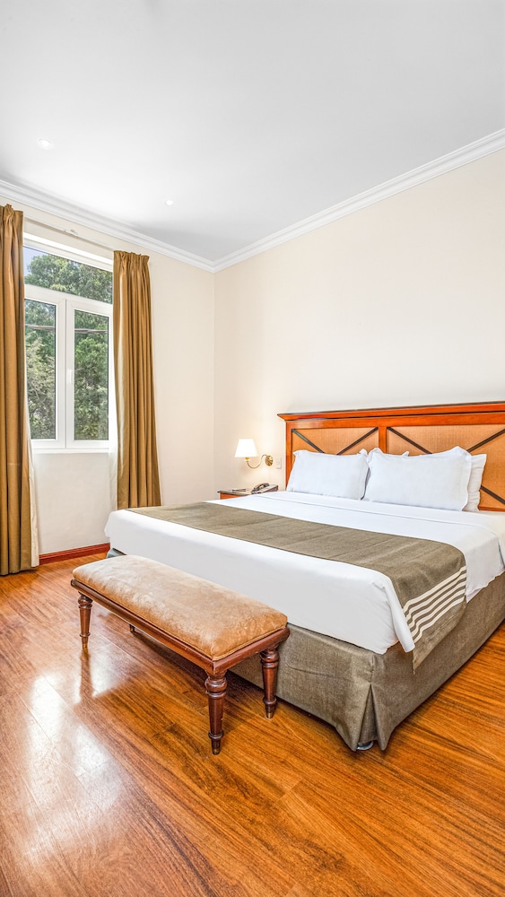 Deluxe Room, 1 King Bed - Photo 4